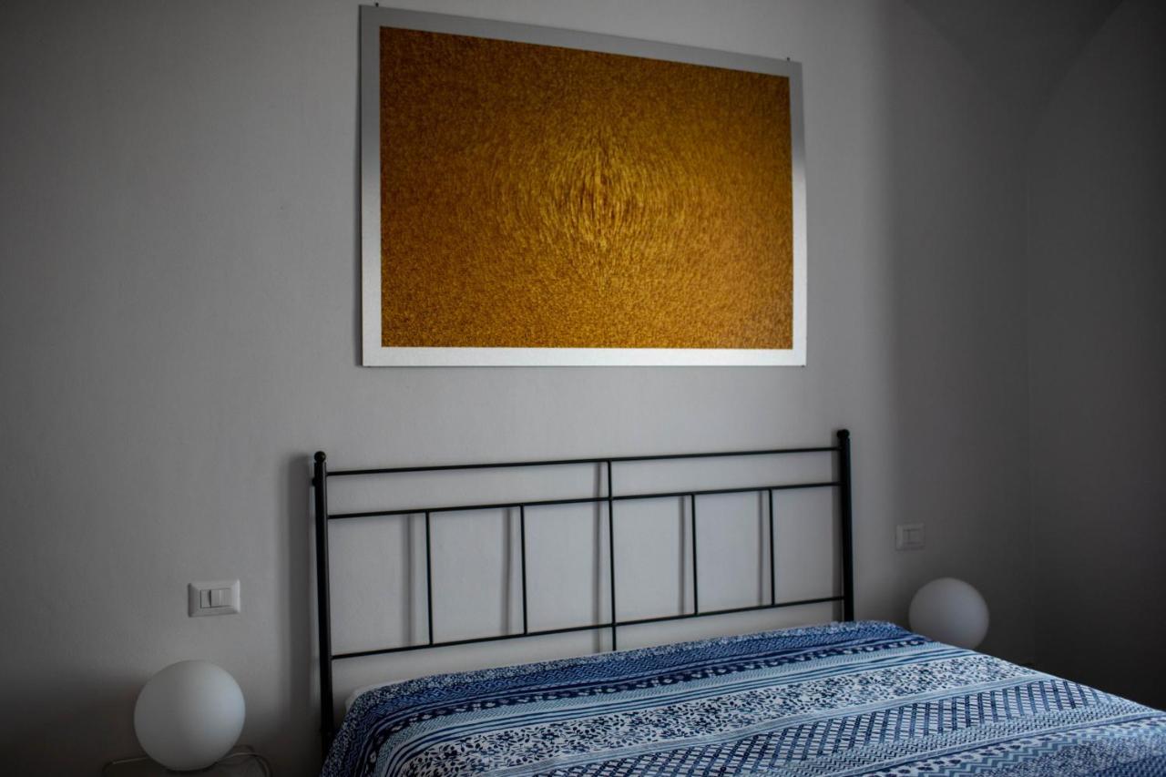La Dimora Del Glicine 2 Apartment เบลจิราเต ภายนอก รูปภาพ